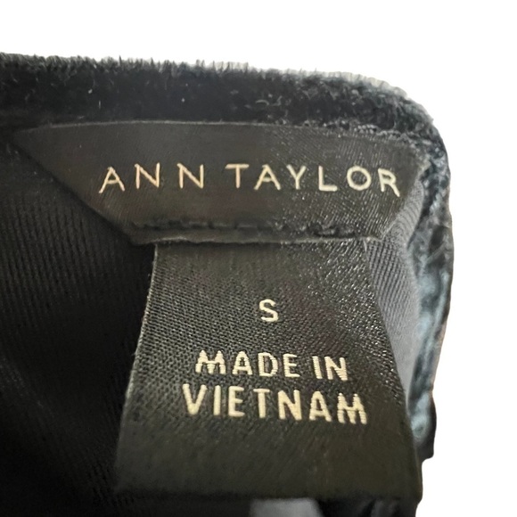 Ann Taylor Black Velvet Wrap Top Size Small - Picture 6 of 6